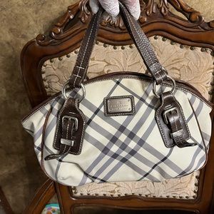 Beautiful Burberry in great condition